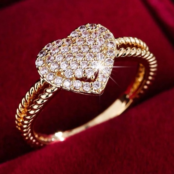 Luxe Cubic Zirconia Heart Rope Band Ring - Picture 1 of 9